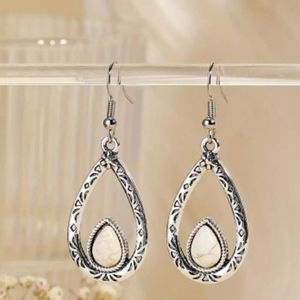 Nwt Bohemian Faux Turquoise Earrings Vintage Water Drop Hollow Out Dangle